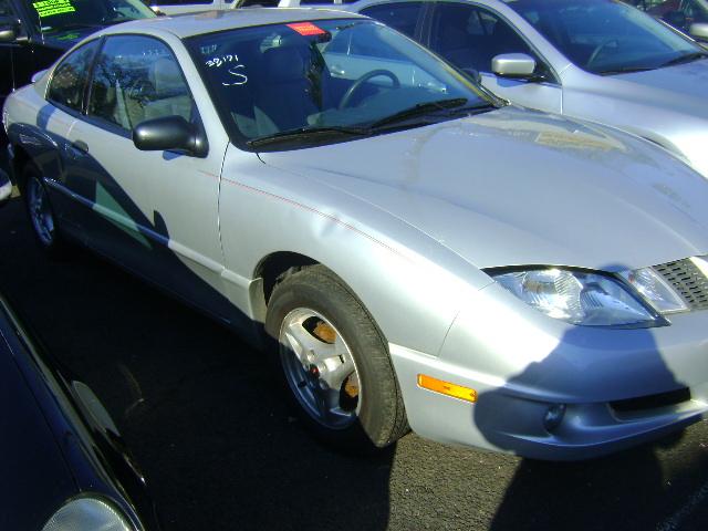 Pontiac Sunfire 2004 photo 2