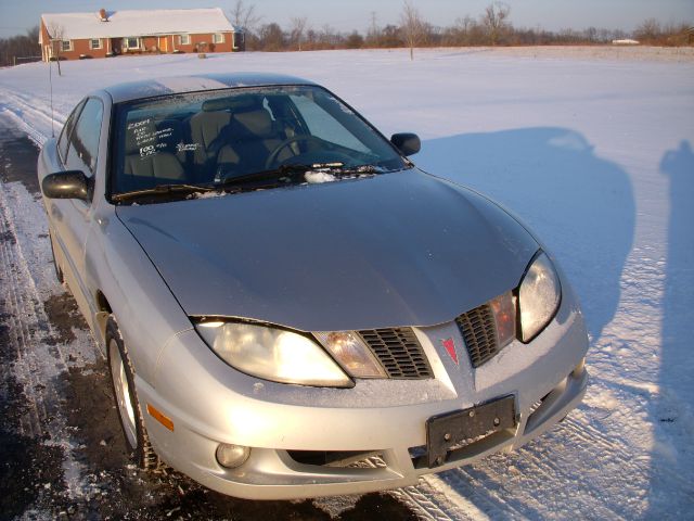 Pontiac Sunfire 2004 photo 2