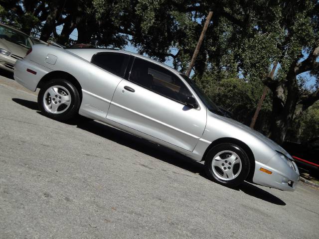 Pontiac Sunfire 2004 photo 1