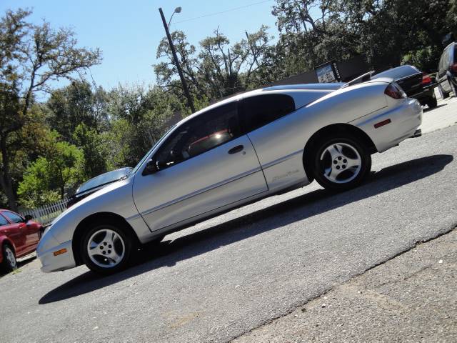 Pontiac Sunfire 2004 photo 2