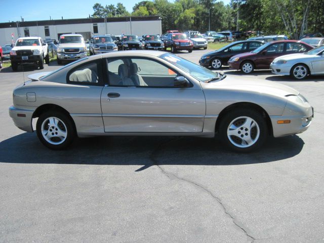 Pontiac Sunfire 2004 photo 1