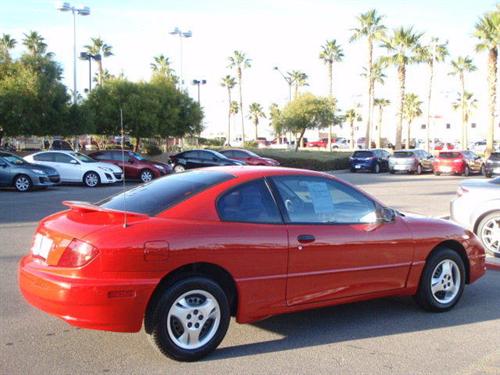 Pontiac Sunfire 2004 photo 2