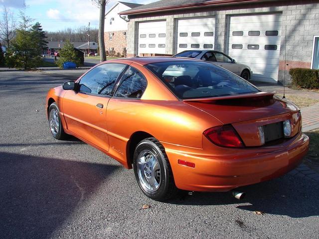 Pontiac Sunfire 2004 photo 1