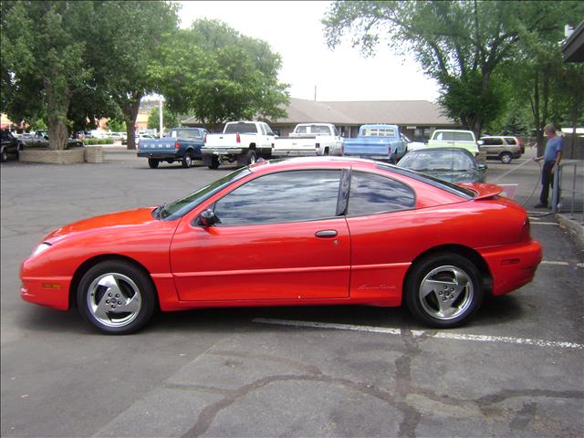 Pontiac Sunfire 2004 photo 2
