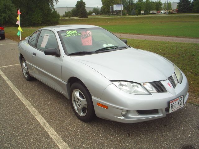 Pontiac Sunfire 2004 photo 2