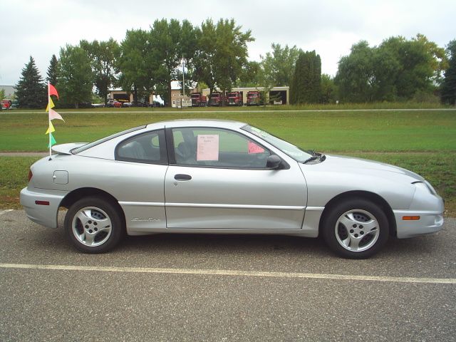 Pontiac Sunfire 2004 photo 3