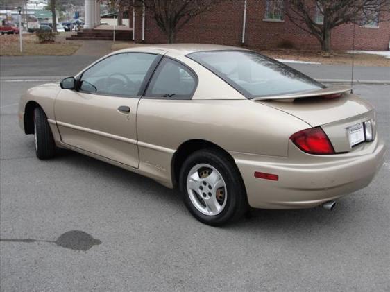 Pontiac Sunfire 2005 photo 2