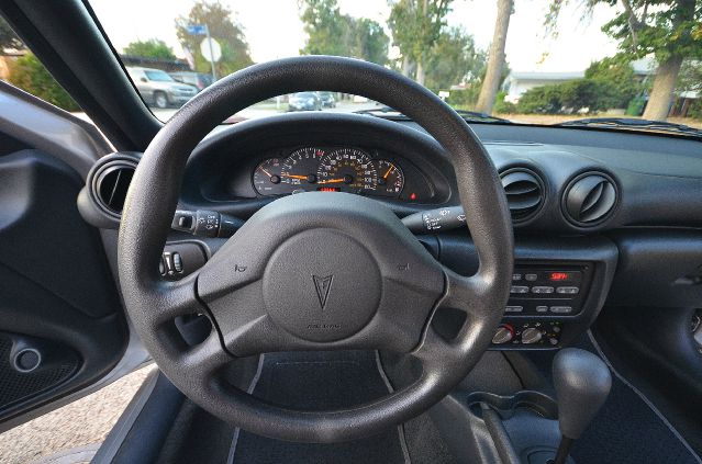 Pontiac Sunfire 2005 photo 2