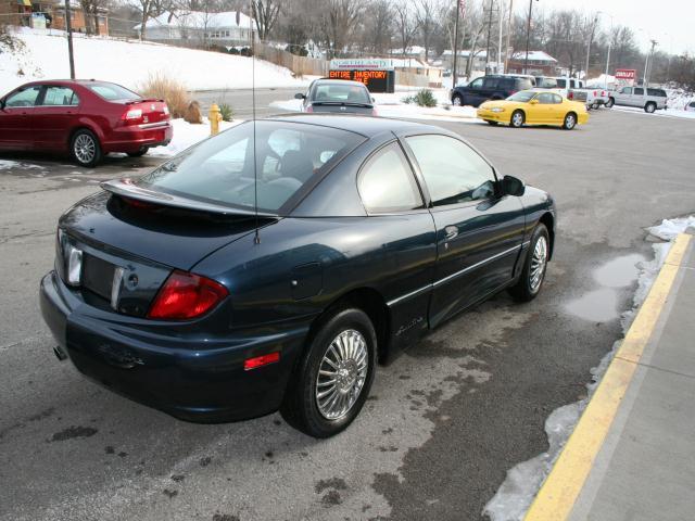 Pontiac Sunfire 2005 photo 2