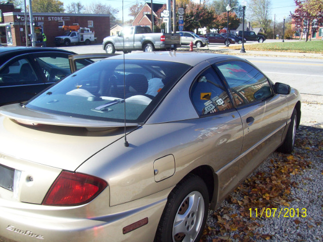 Pontiac Sunfire 2005 photo 2