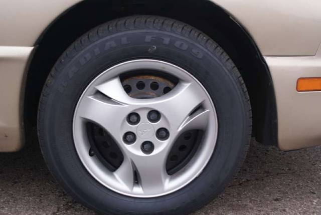 Pontiac Sunfire 2005 photo 2