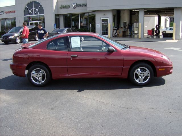 Pontiac Sunfire 2005 photo 2