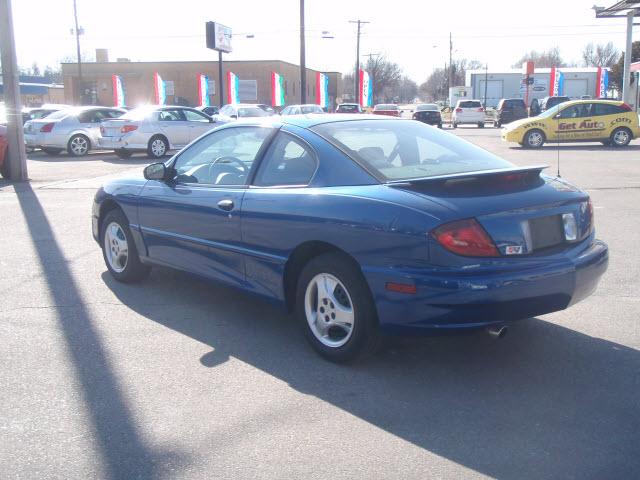 Pontiac Sunfire 2005 photo 2