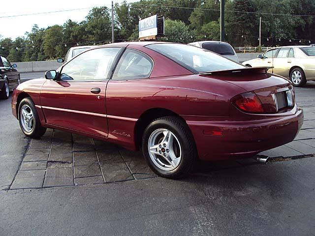 Pontiac Sunfire 2005 photo 2