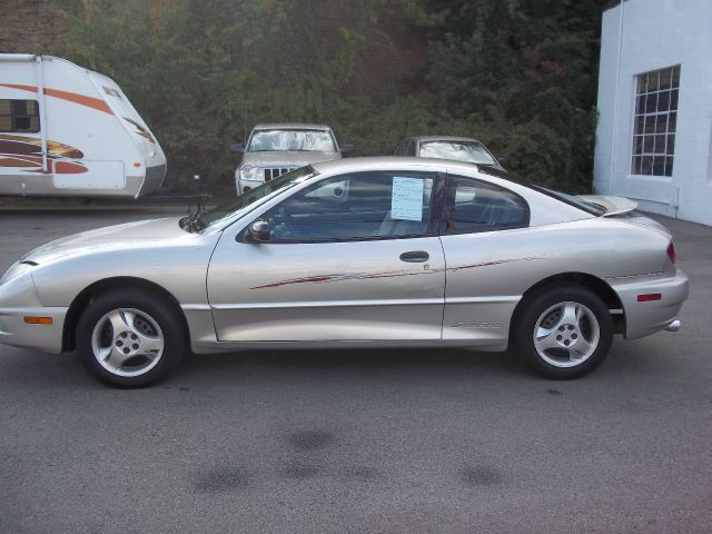 Pontiac Sunfire 2005 photo 2