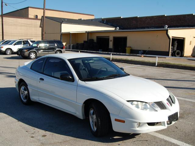 Pontiac Sunfire 2005 photo 2