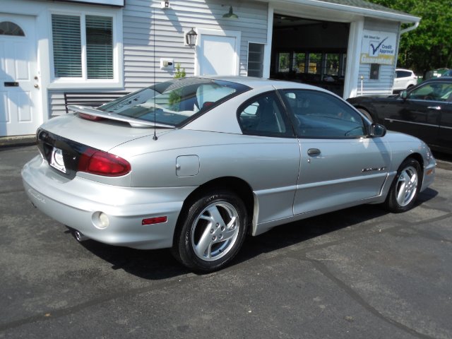 Pontiac Sunfire GT 2001 photo 2