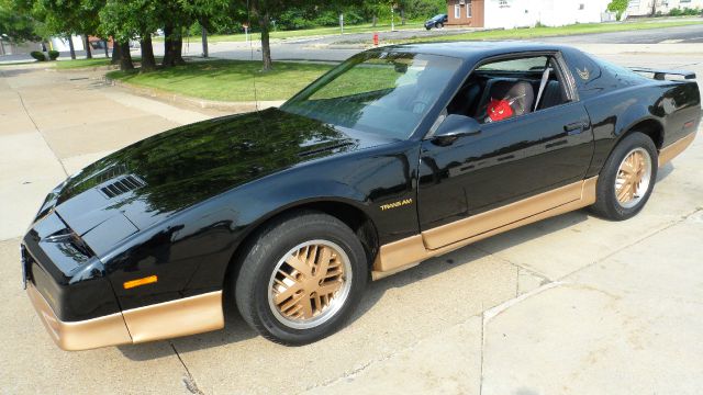 Pontiac TRANS AM 1985 photo 1