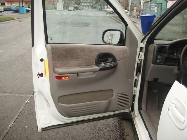 Pontiac Trans Sport 1997 photo 4