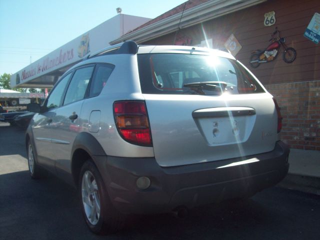 Pontiac Vibe 2003 photo 2