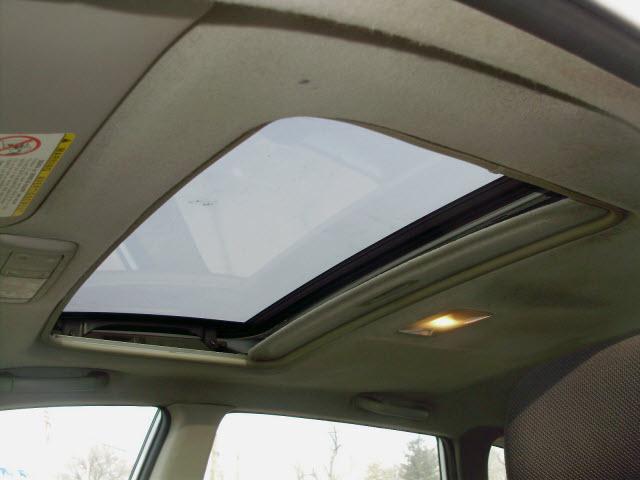 Pontiac Vibe 2003 photo 1