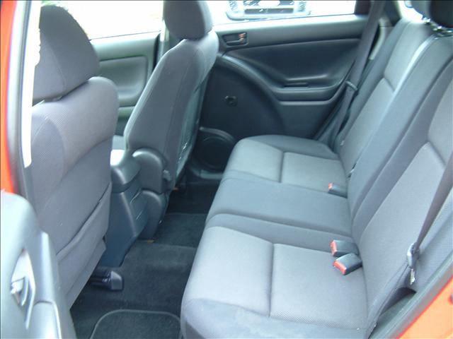 Pontiac Vibe 2003 photo 2