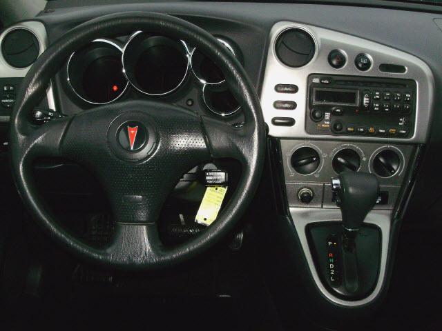 Pontiac Vibe 2003 photo 2