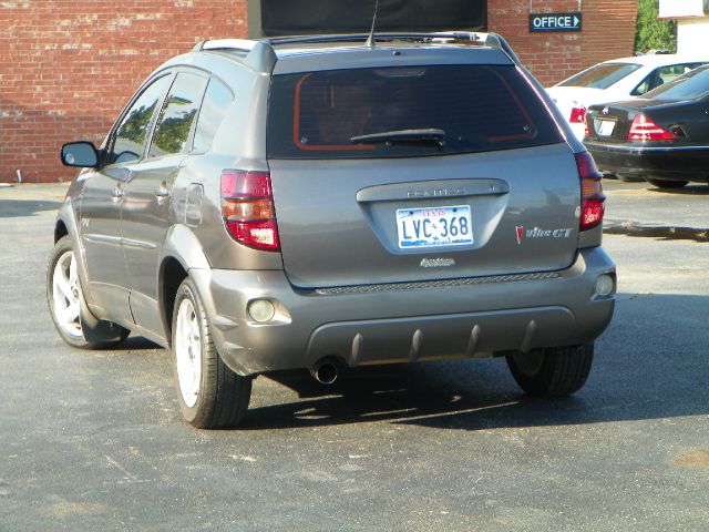 Pontiac Vibe 2003 photo 1