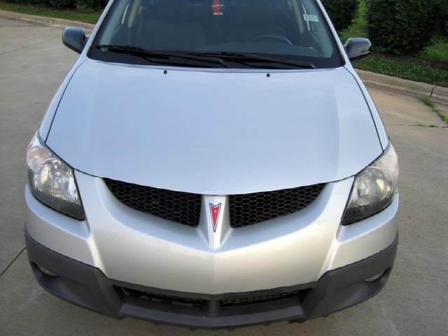 Pontiac Vibe 2003 photo 1