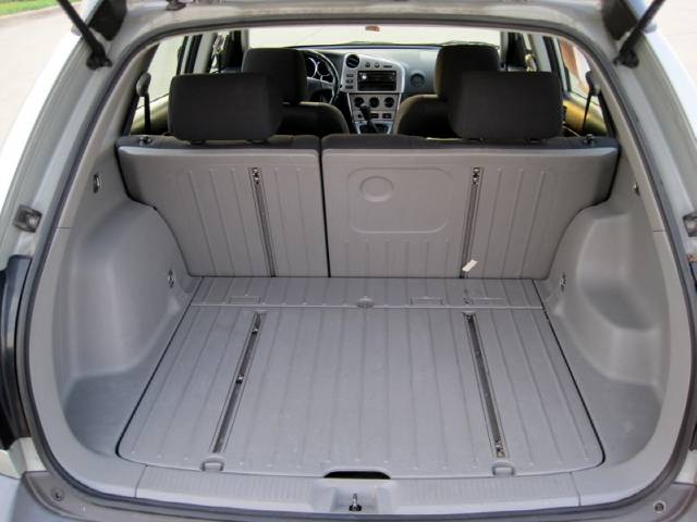 Pontiac Vibe 2003 photo 2