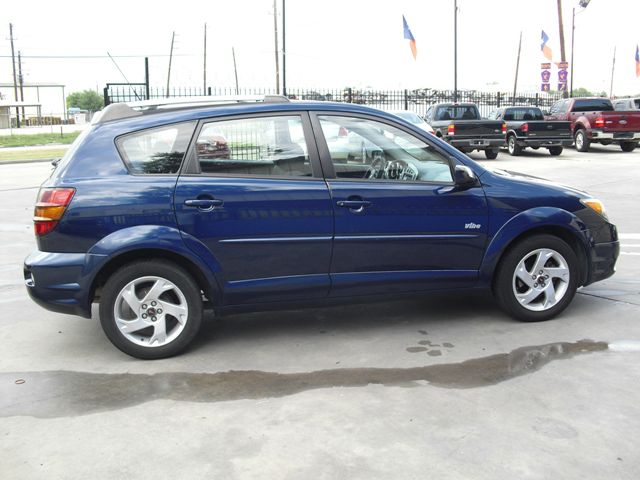 Pontiac Vibe 2003 photo 1