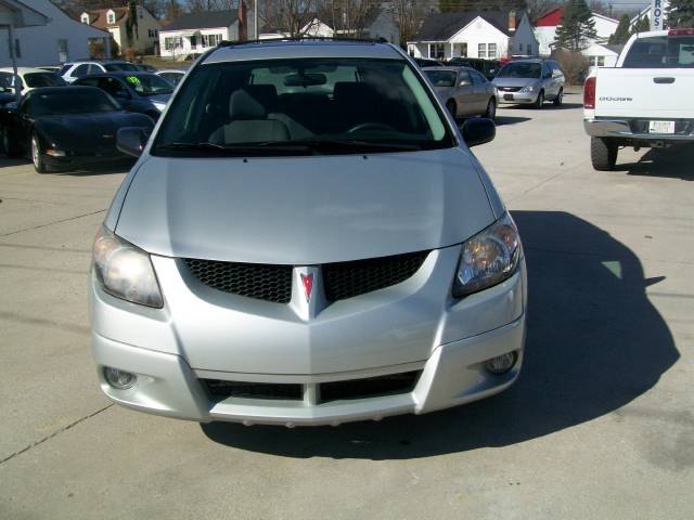 Pontiac Vibe 2003 photo 1