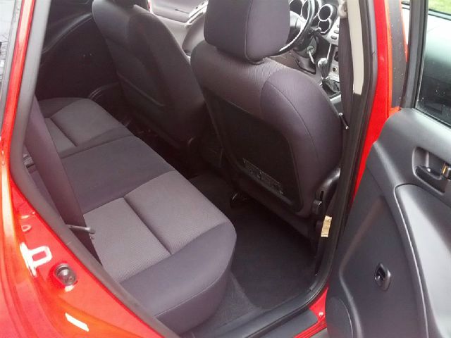 Pontiac Vibe 2003 photo 2