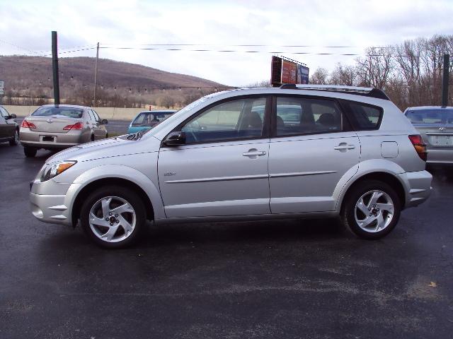 Pontiac Vibe 2003 photo 1
