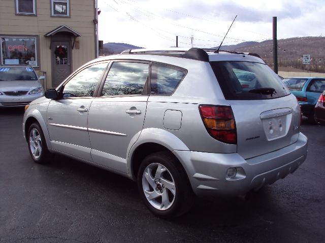 Pontiac Vibe 2003 photo 2