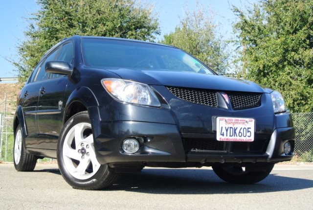 Pontiac Vibe 2003 photo 1