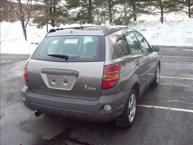 Pontiac Vibe 2003 photo 2