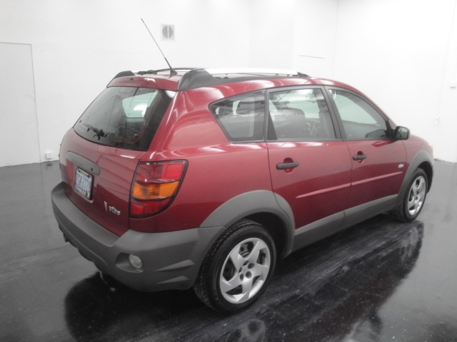 Pontiac Vibe 2003 photo 2