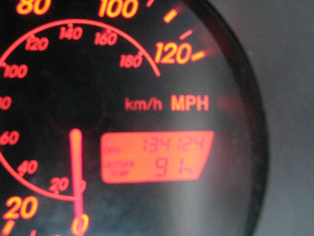 Pontiac Vibe 2003 photo 1