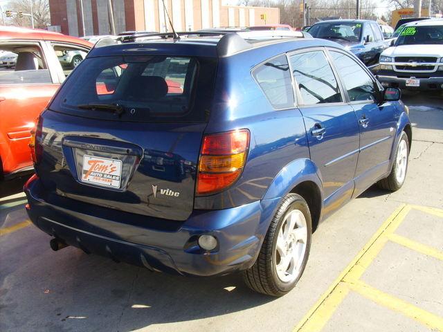 Pontiac Vibe 2004 photo 1
