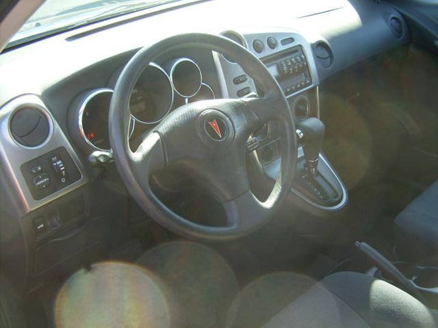 Pontiac Vibe 2004 photo 2