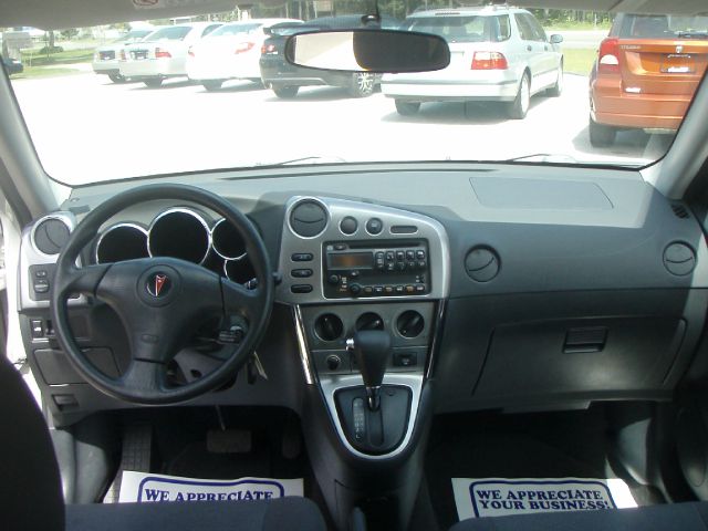 Pontiac Vibe Base SUV