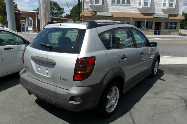 Pontiac Vibe 2004 photo 2