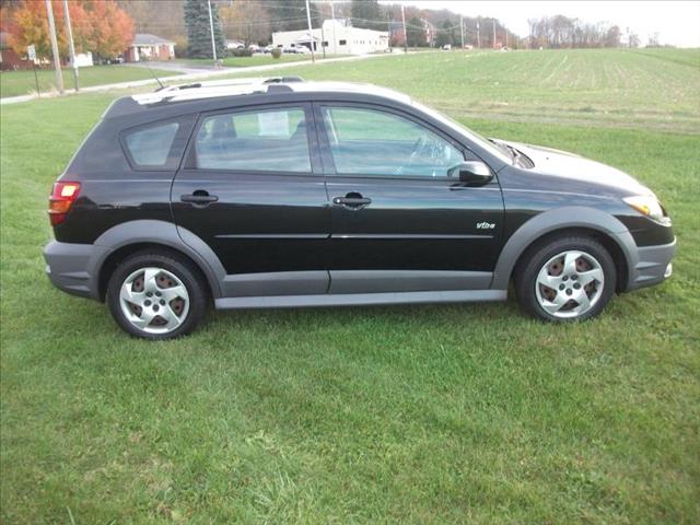 Pontiac Vibe 2004 photo 2