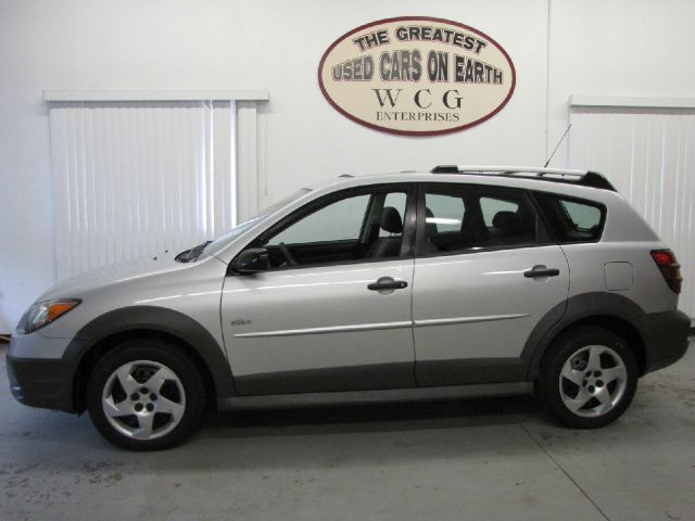 Pontiac Vibe 2004 photo 2