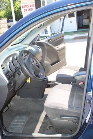 Pontiac Vibe Base SUV