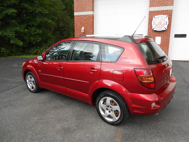 Pontiac Vibe 2005 photo 1