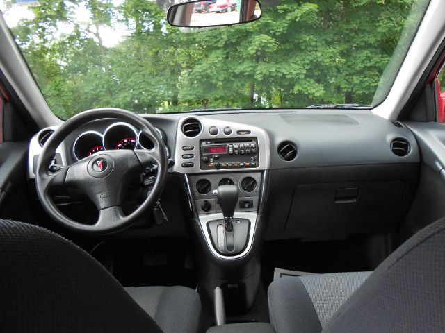 Pontiac Vibe 2005 photo 14