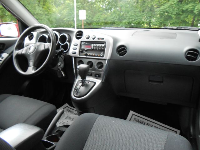 Pontiac Vibe 2005 photo 23