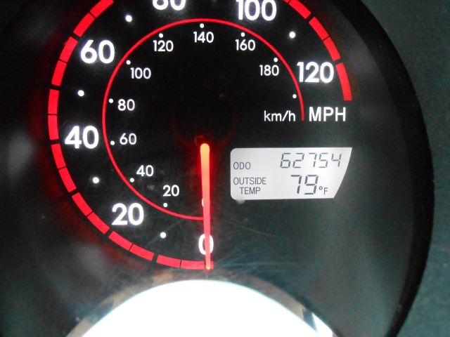 Pontiac Vibe 2005 photo 9